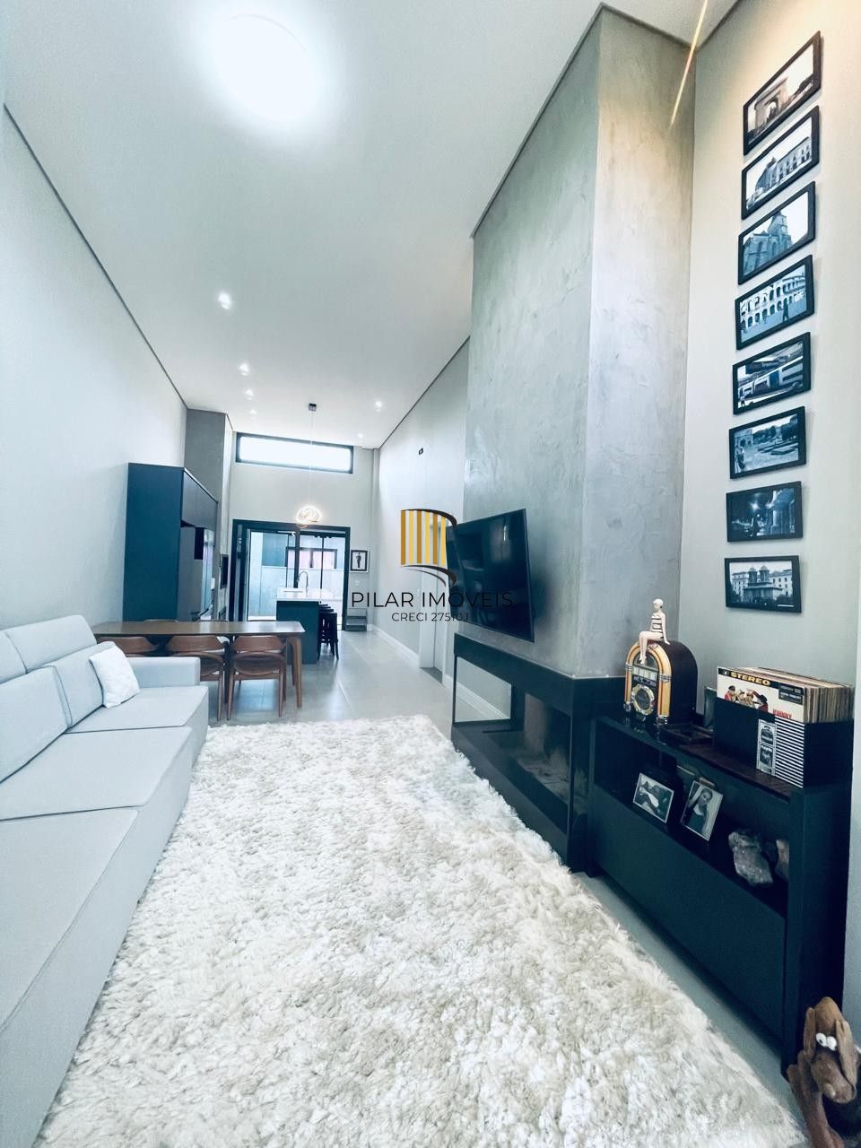 CASA EM CONDOMINIO TÉRREA,  3 SUÍTES 4 VAGAS DE GARAGEM, EM GRAVATAI RS