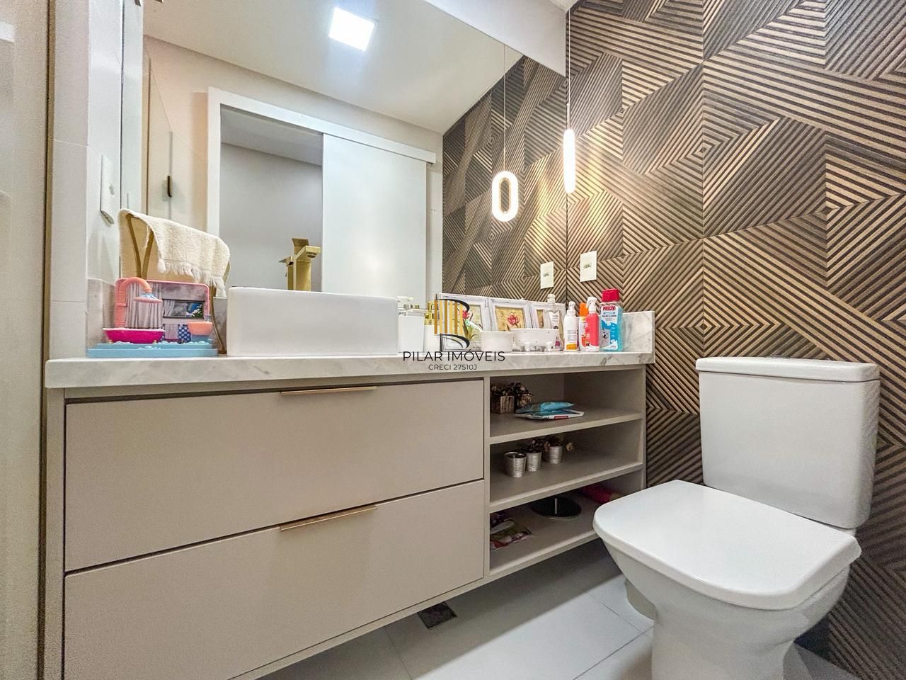 Impecável apartamento 03 dormitórios, 01 suíte - 87m² privativos, condomínio completa infra no Bairro Santa Tereza - Vaga dupla coberta.