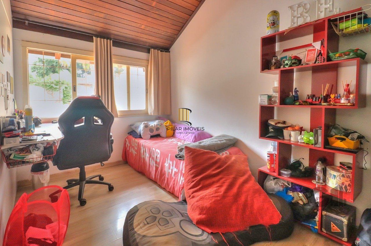Casa a venda composta de 4 dormitórios no bairro Jardim Isabel em Porto Alegre