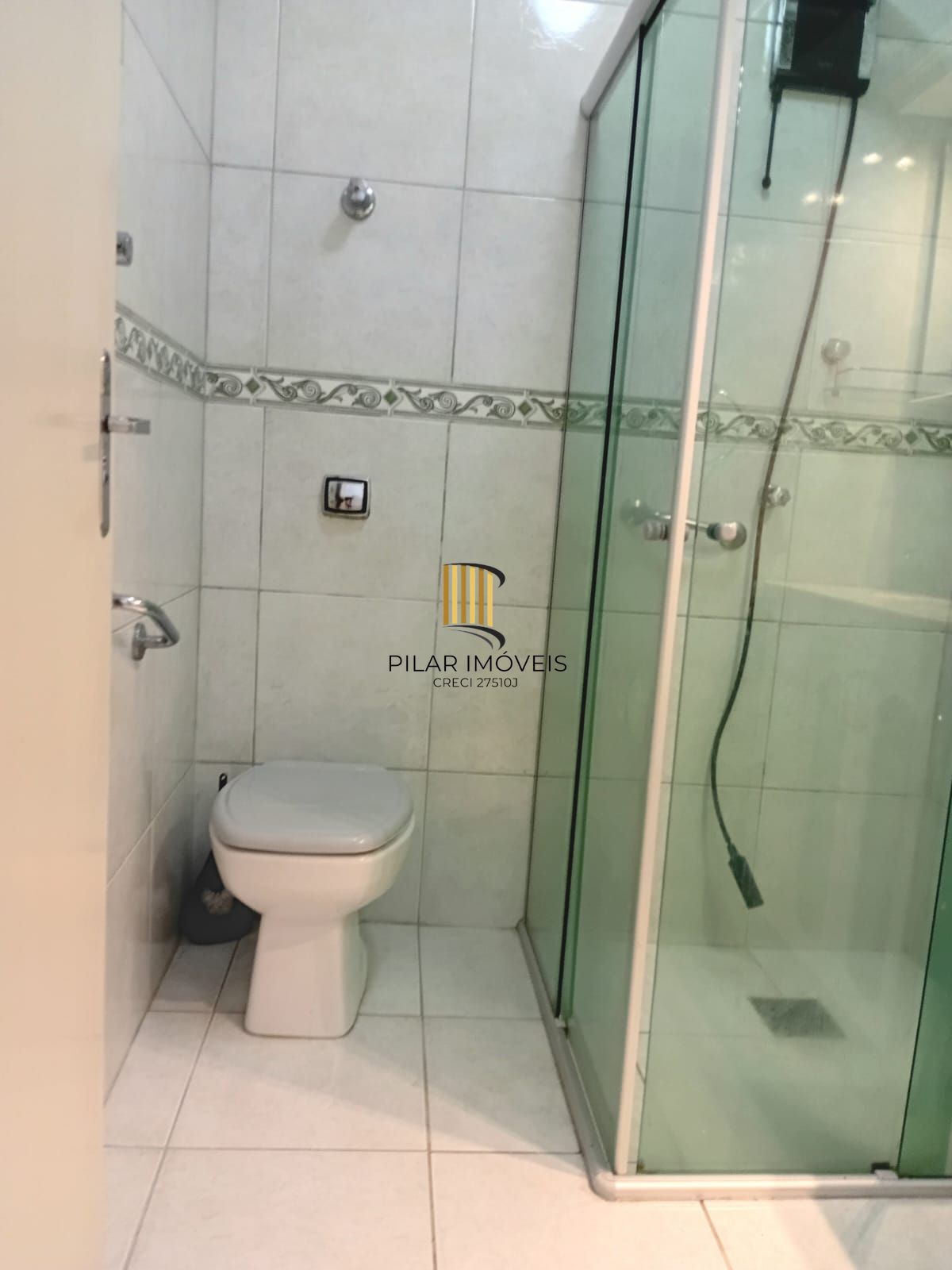 Apartamento 3 dormitórios, frente, sacada no bairro Santana - Porto Alegre - RS