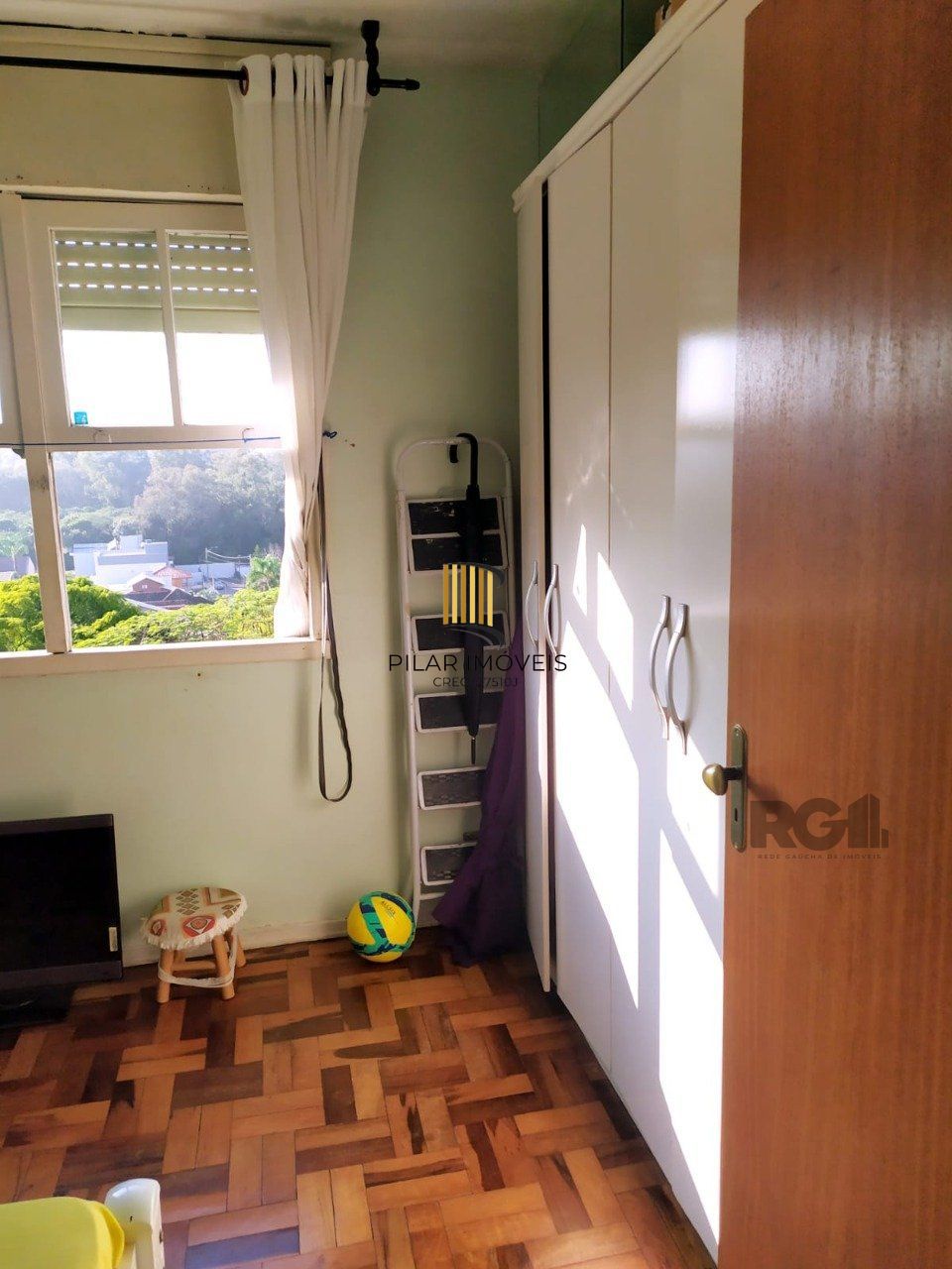 Apartamento de 2 dormitórios com vaga no bairro Petrópolis