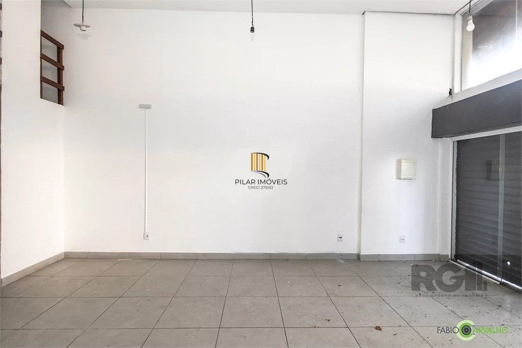 loja com 68 m² no bairro Santana