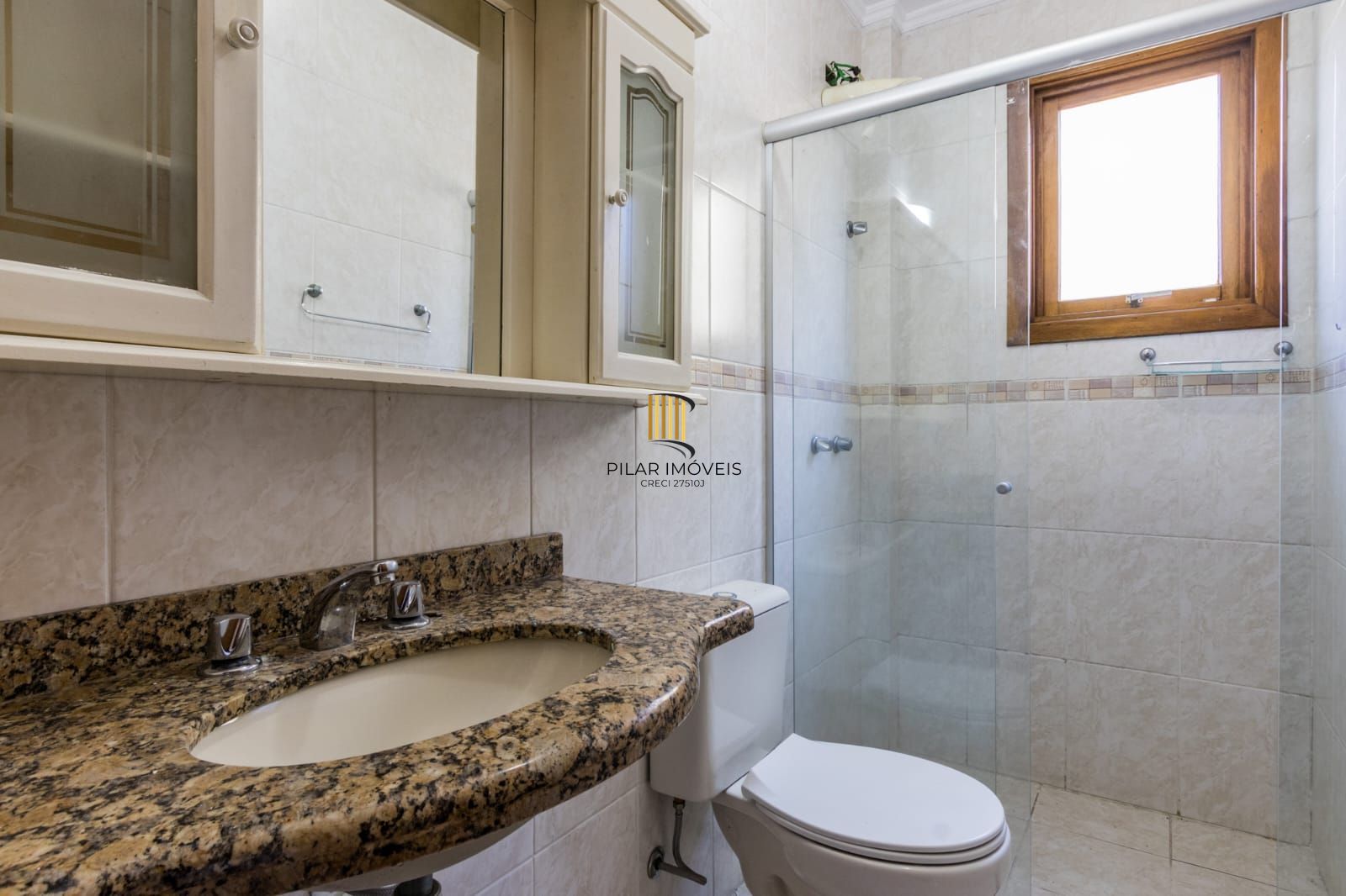 Casa para Venda - 227.93m², 3 dormitórios, 1 suite, 2 vagas - Chácara das Pedras
