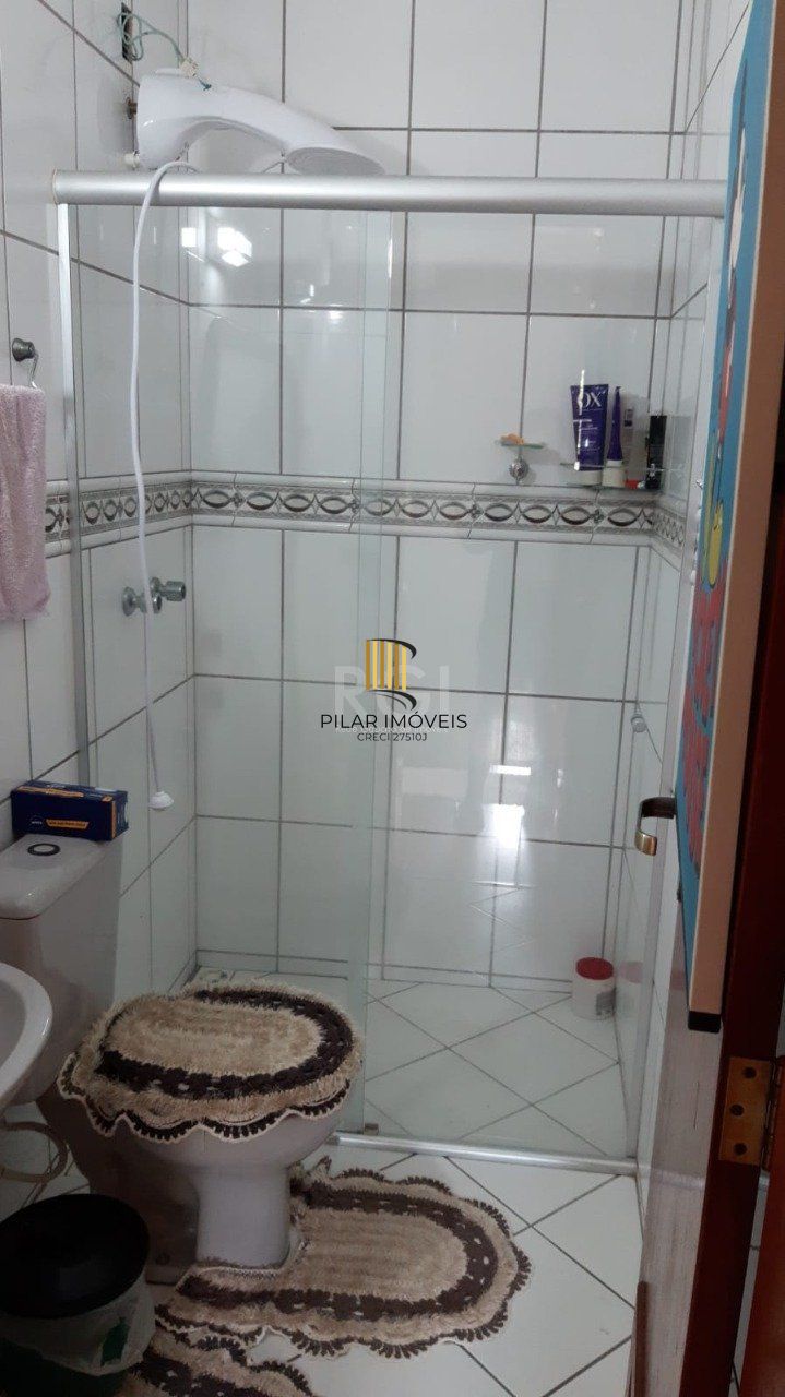 Casa em condomínio com 168,03m² com 3 dormitórios, 1 suíte, vagas de garagem, no bairro Serraria