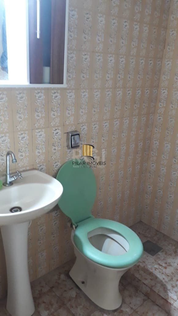 Casa para Venda - 121m², 3 dormitórios, sendo 1 suites, 2 vagas - Restinga