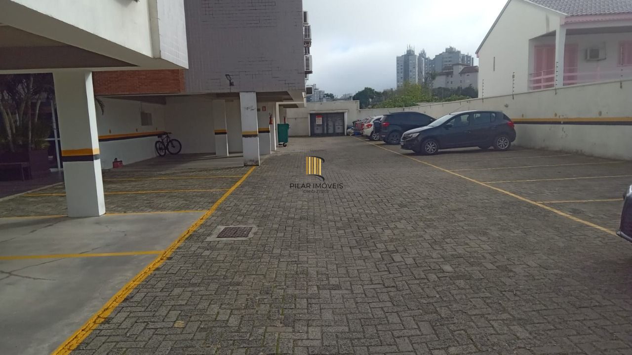 Apartamento 2 dormitórios , churrasqueira , elevador , 1 vaga de garagem descoberta !