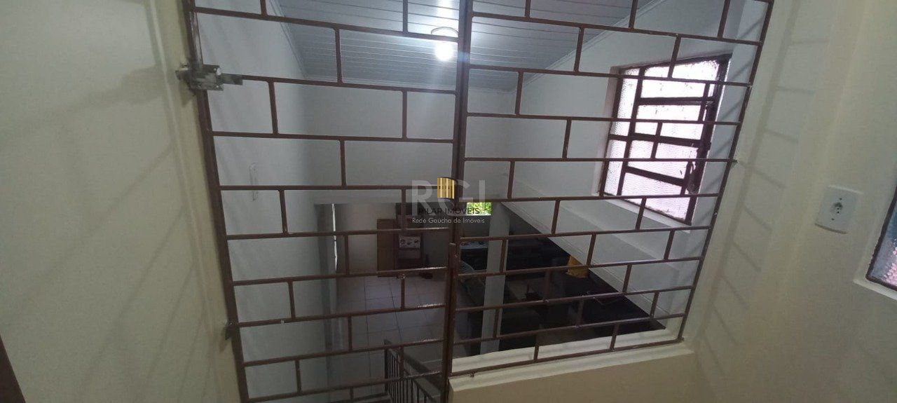 BAIXOU!!! APROVEITE!! LINDA CASA , 3 DORMITÓRIOS, 2 VAGAS -  BAIRRO CASCATA- POA/RS