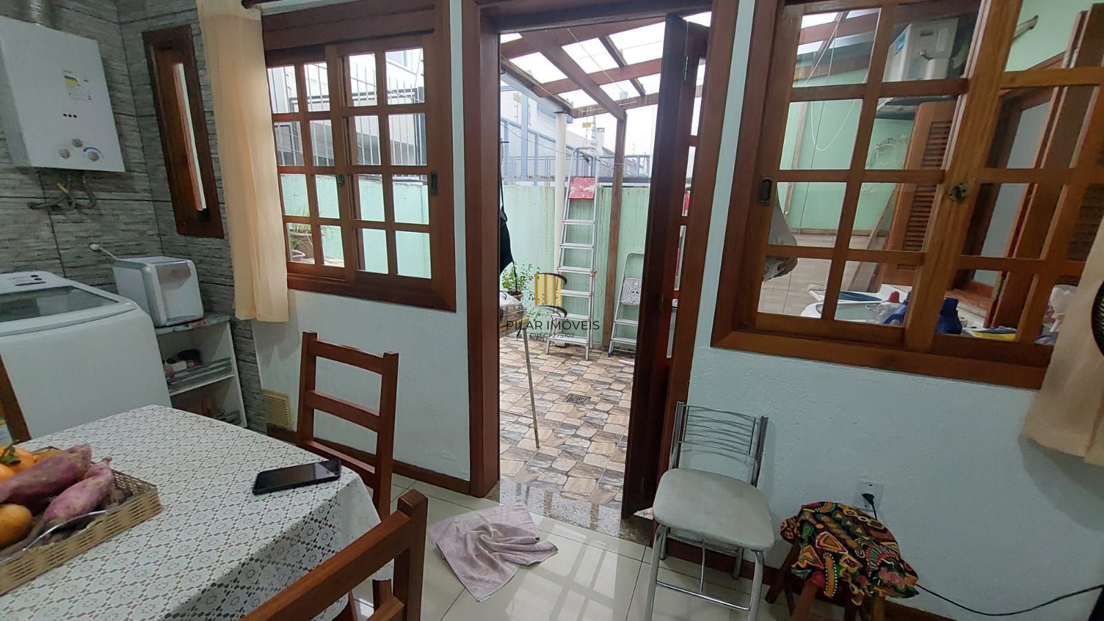 CASA NO LAGOS DE NOVA IPANEMA - 2 QUARTOS E ATELIER NO PISO SUPERIOR