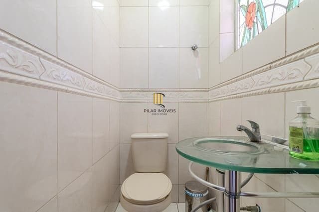 Casa com 04 quartos no Bairro : Partenon em Porto Alegre/RS
