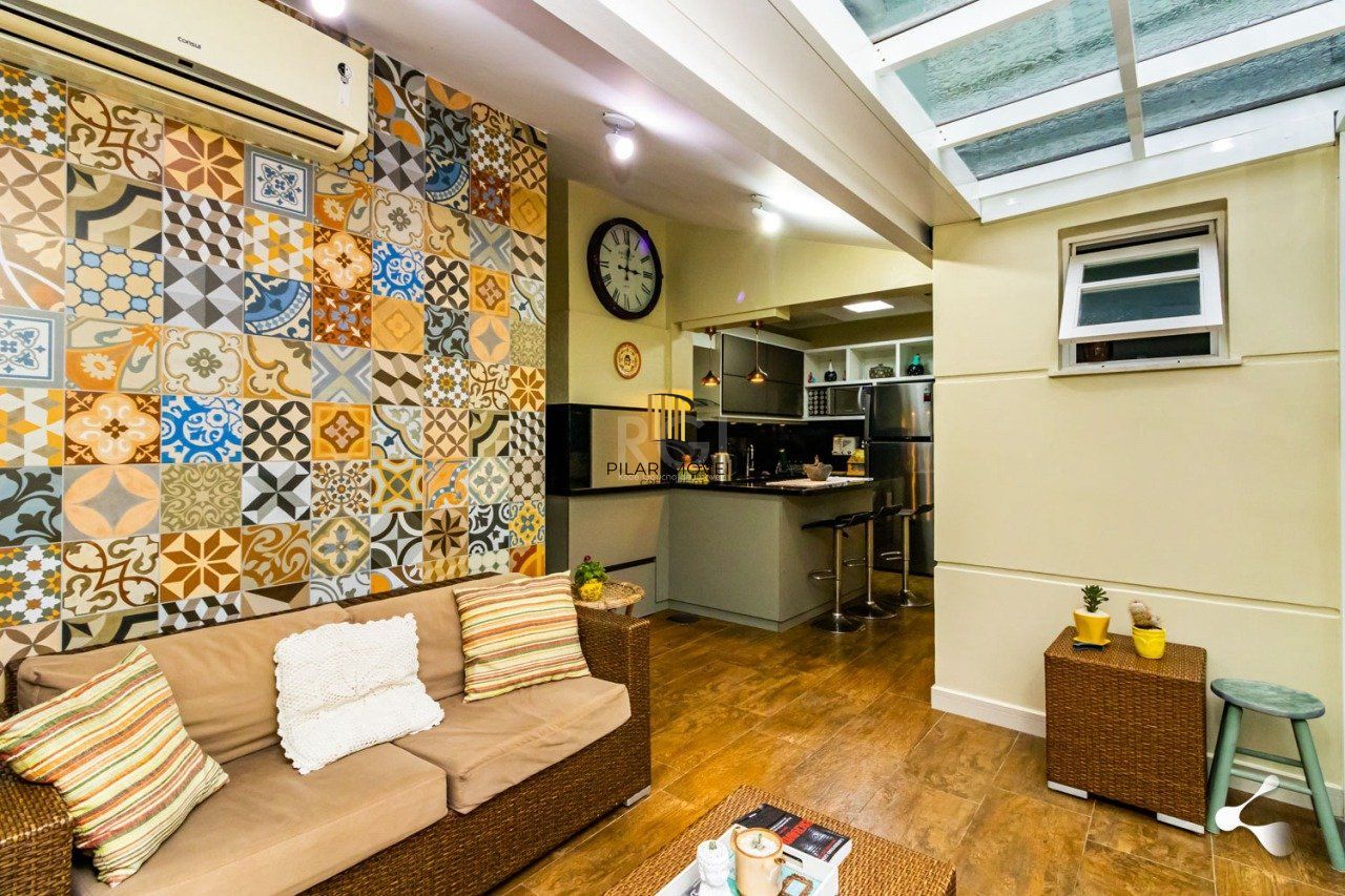 CASA 4 DORMITÓRIOS COM GARDEM NO GUARUJA - PORTO ALEGRE - RS