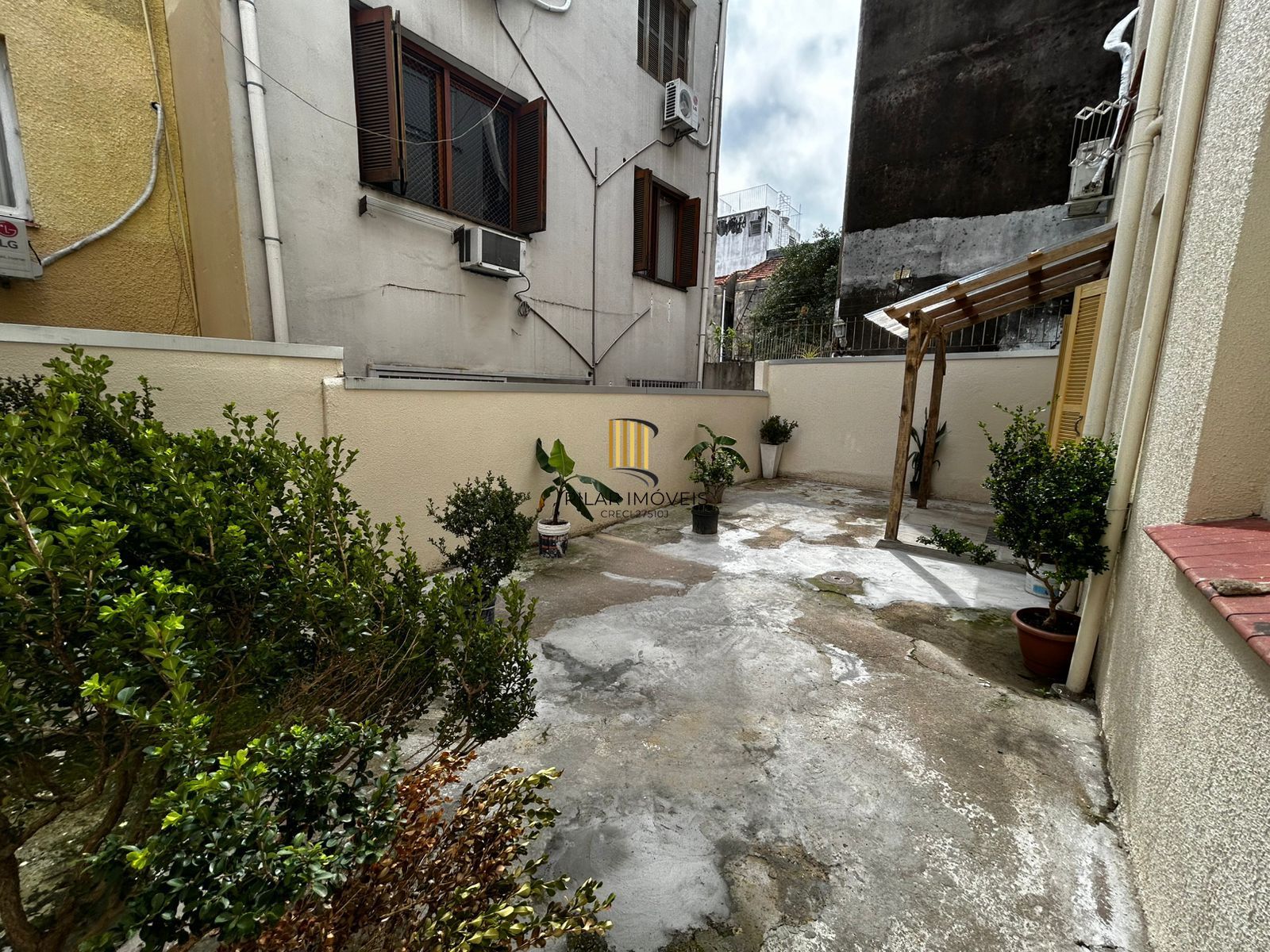 APARTAMENTO GARDEN, 1 QUARTO, PÁTIO PRIVATIVO, PROX HOSPITAL DE CLINICAS POA/RS