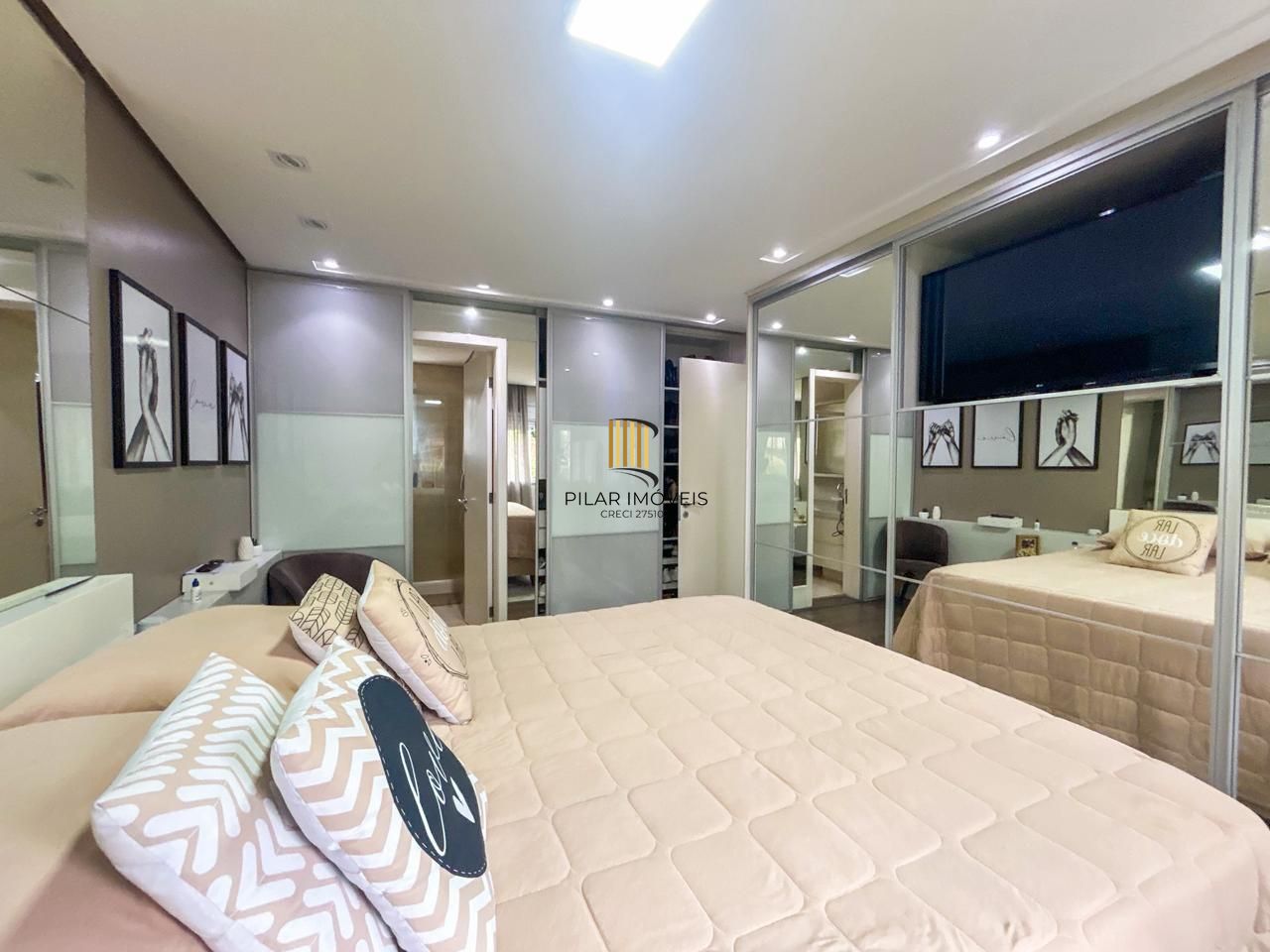 Casa em Condomínio com 03 quartos, 01 suíte e 02 vagas cobertas - Teresópolis