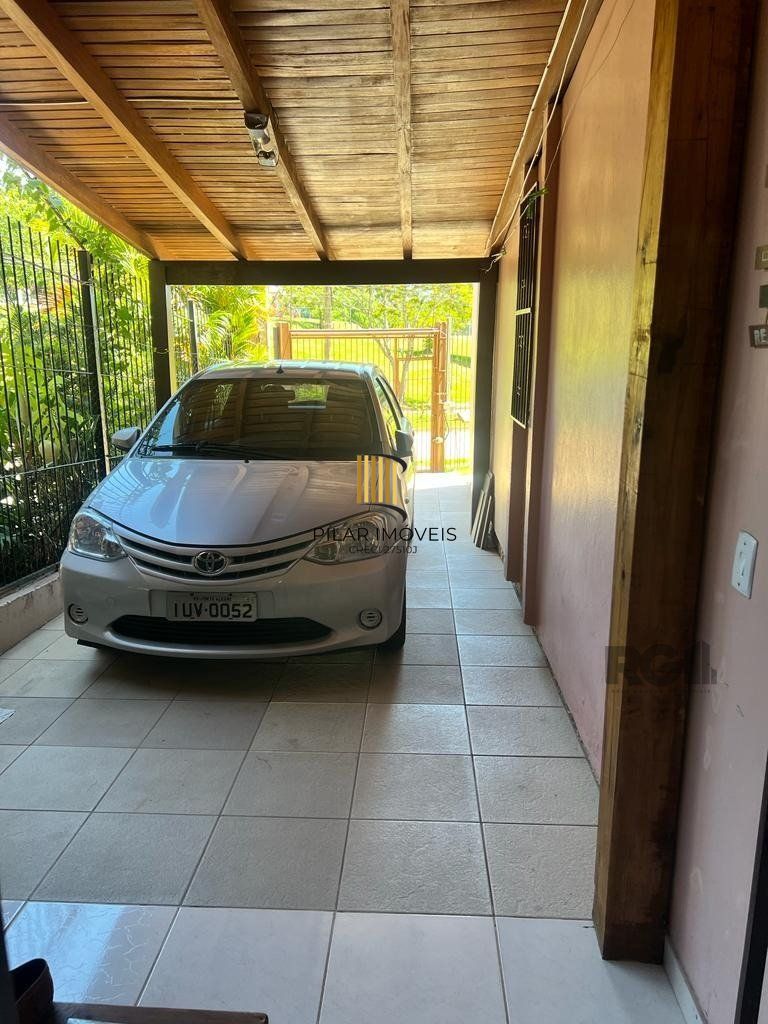 Casa com 3 dormitórios no bairro Morro Santana