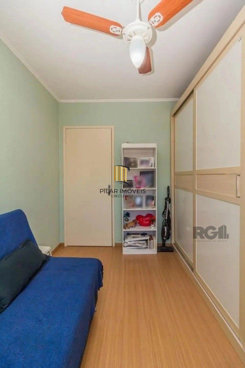 Apartamento com 02 quartos com 01 vaga de garagem coberta e escriturada.