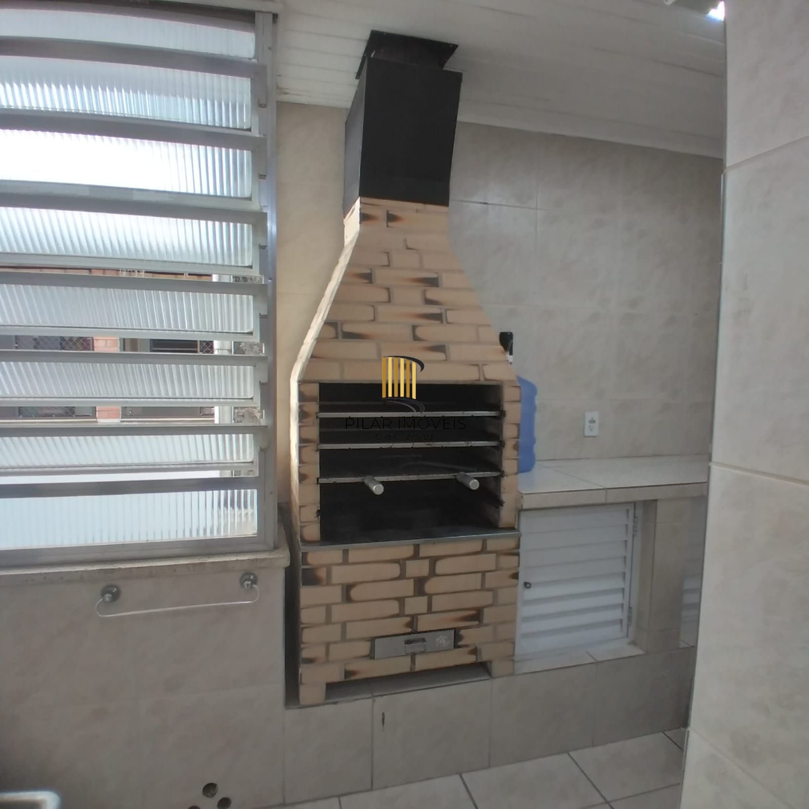 Oportunidade Única! Lindo Apartamento de 3 Quartos no Coração de Porto Alegre!** 🏡                                                 Imóvel com 3 dormitórios transformado em 2 de fácil reversão.