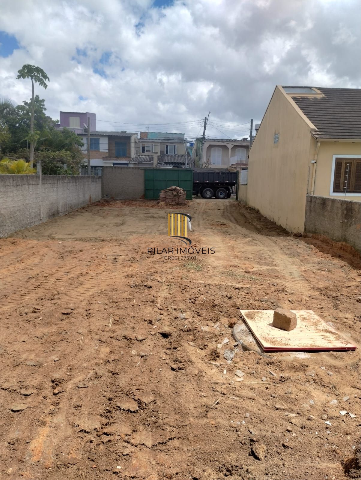 Terreno no bairro Jardim Leopoldina com 300m2 com projeto de construção aprovado