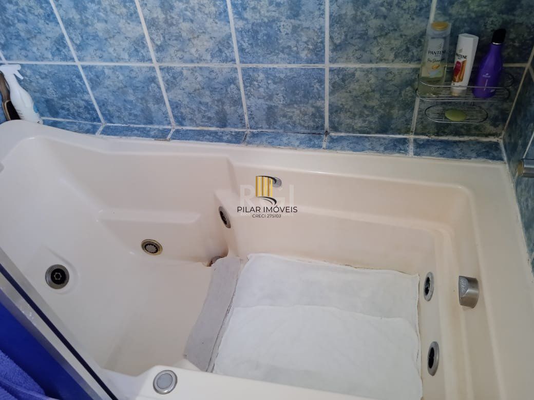 Casa para Venda - 100m², 2 dormitórios, sendo 1 suites, 2 vagas - Vila Nova, Porto Alegre