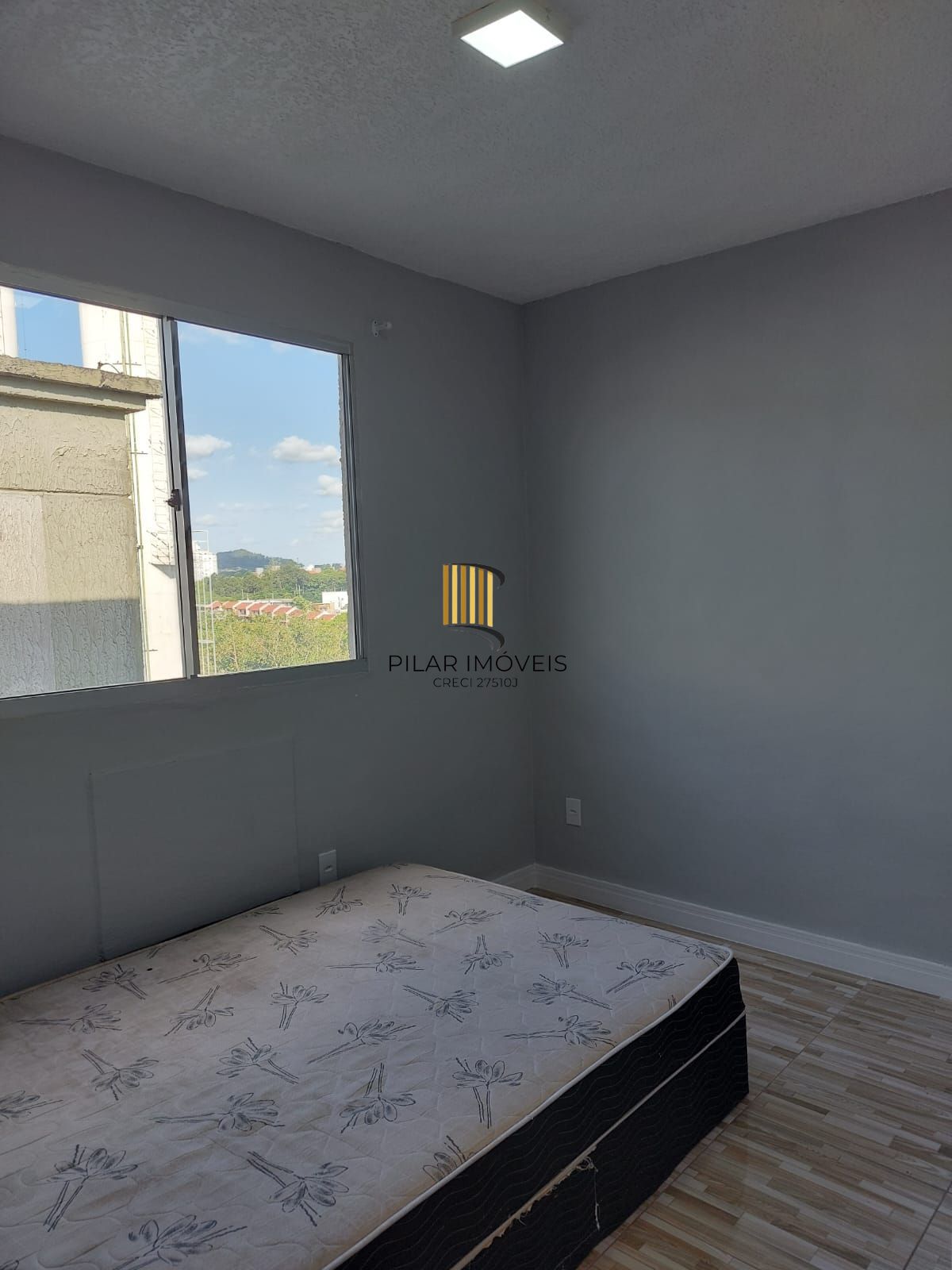 Apartamento no quinto andar  com 1 vaga descoberta !