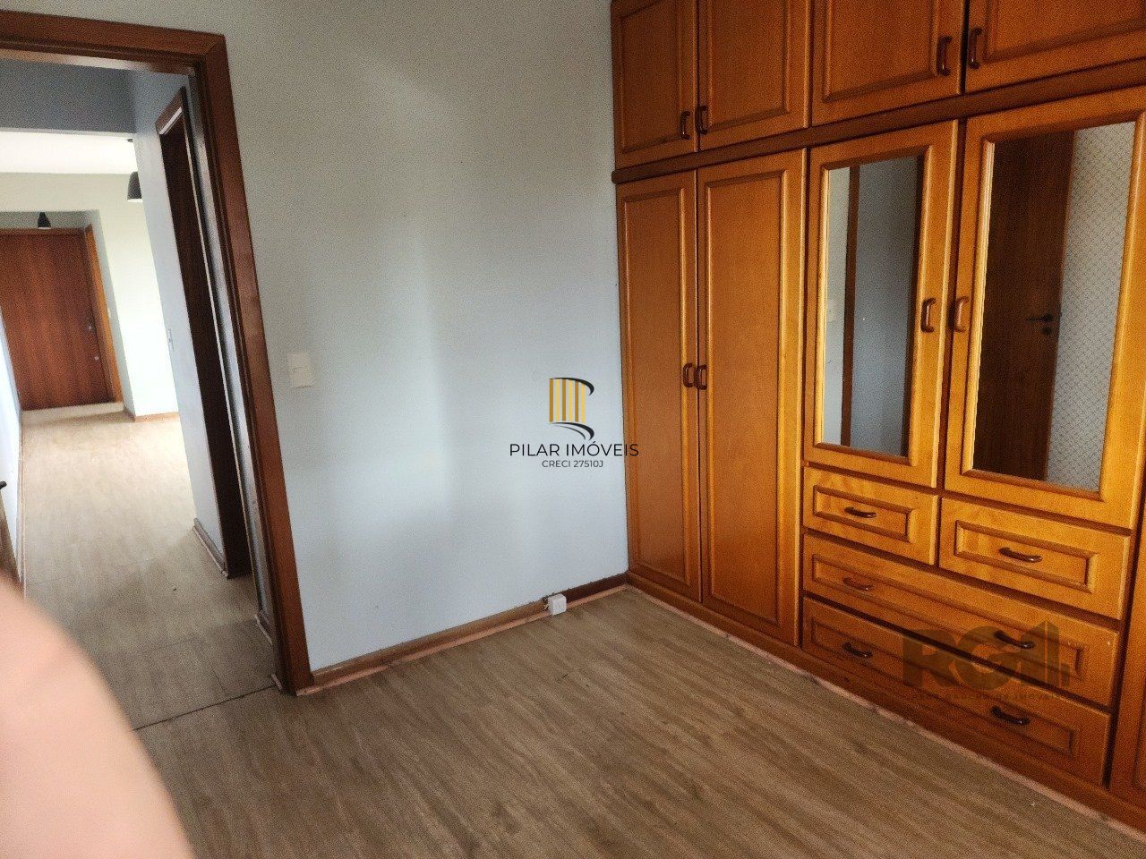 Apartamento com 01 quarto, 01 vaga escriturada coberta, Bairro Cidade Baixa
