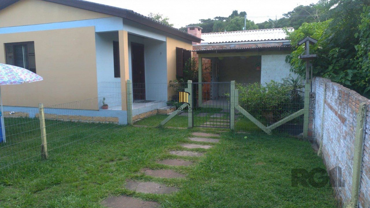 Casa de 2 dormitórios no bairro Belém Velho