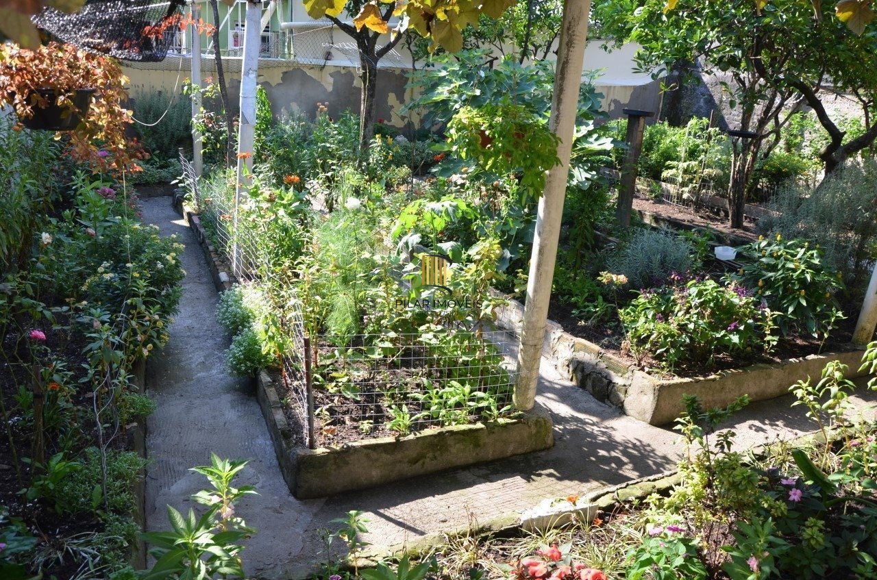Casa Com 5 dormitórios no Bairro Partenon