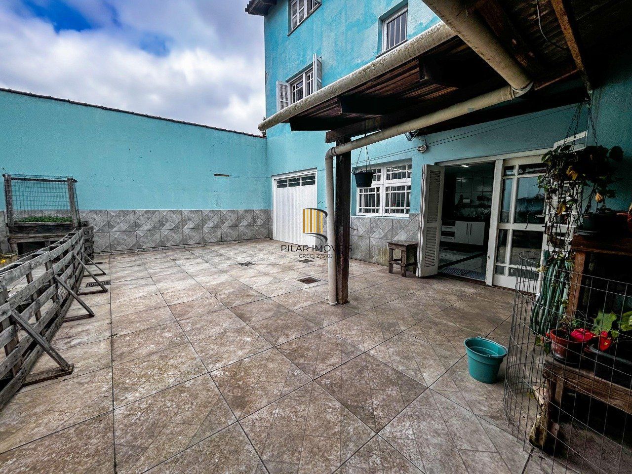 Casa 4 dormitórios no bairro Vila Nova