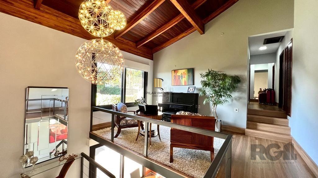 Casa de Condomínio 4 dormitórios no bairro Nonoai