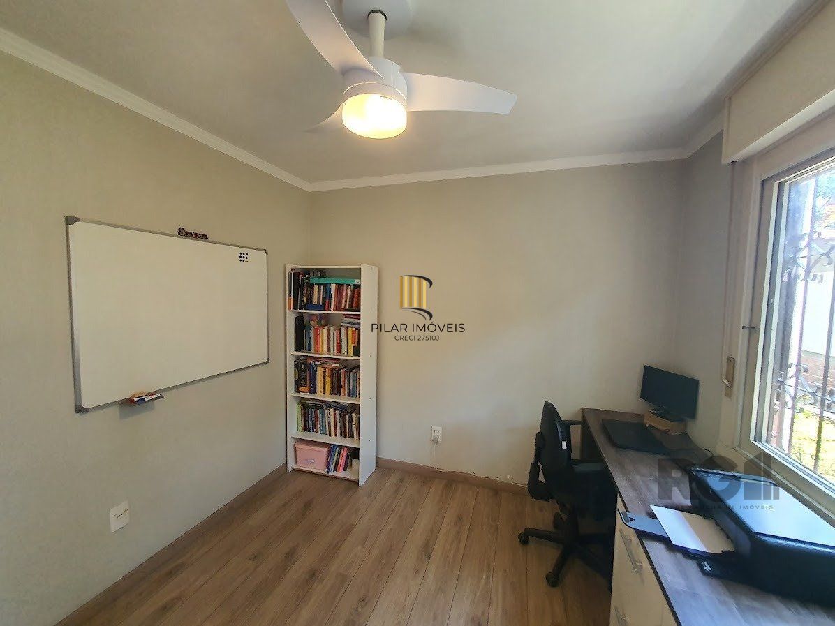 Apartamento com 3 quartos, vagas de garagem, semi mobiliado - 68m² no bairro Medianeira, Porto Alegre/RS
