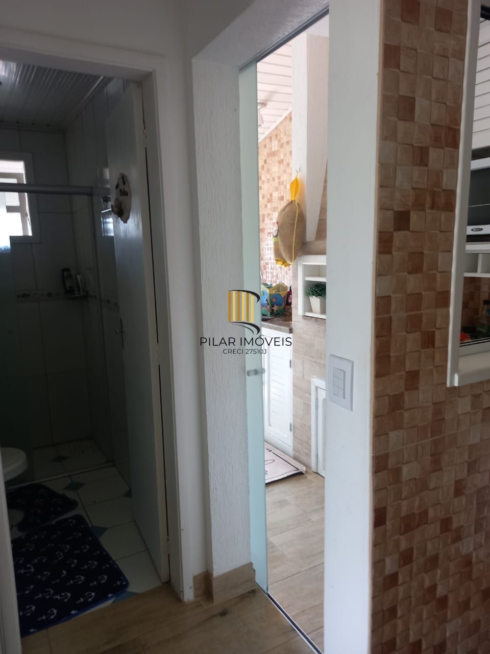 Casa em condominio com 2 dormitórios , 1 suíte ,1 vaga de garagem !