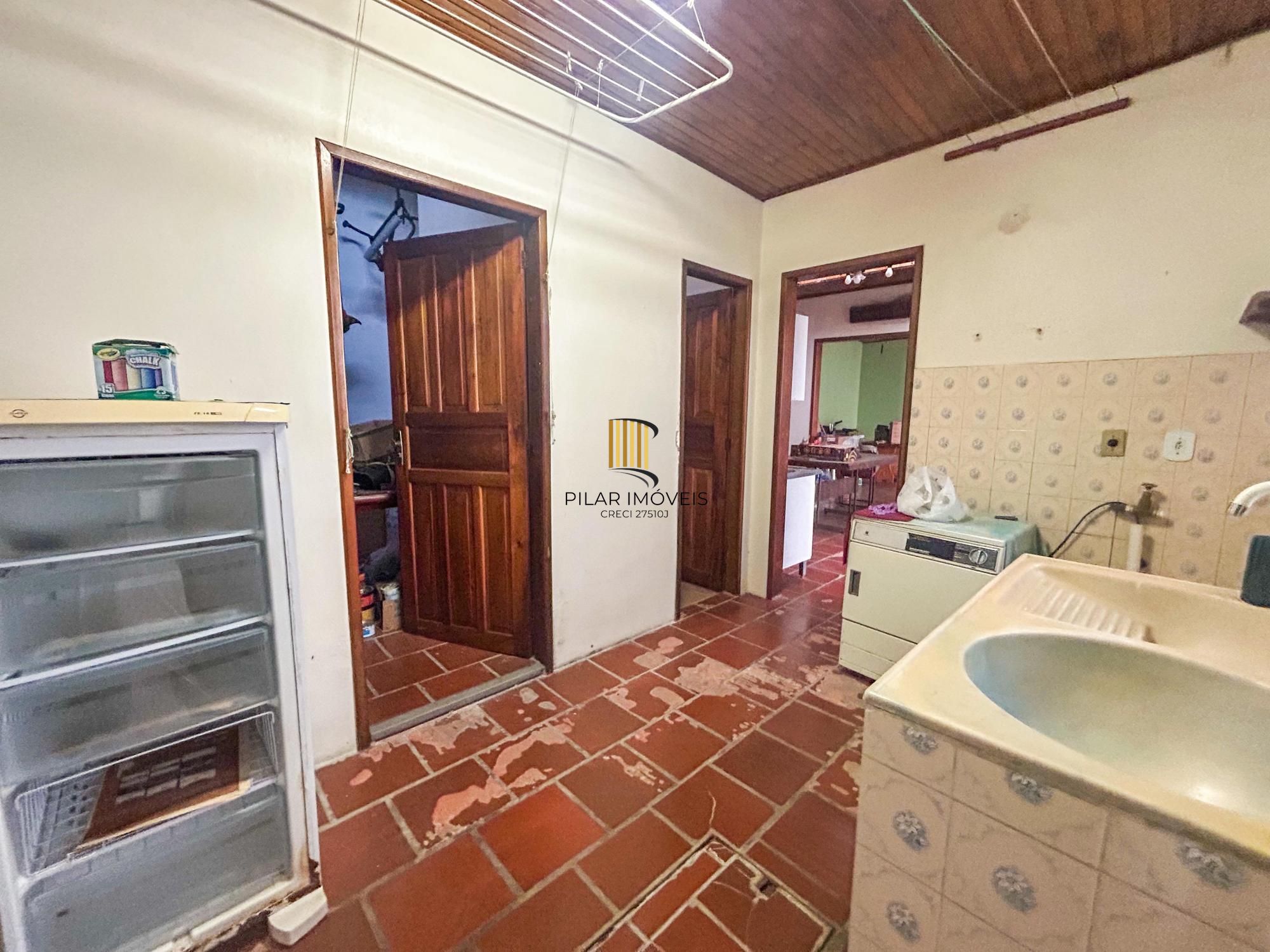 Casa Residencial com 3 Quartos, sendo 1 suíte e 3 Banheiros, no Bairro Santa Teresa em Porto Alegre, RS