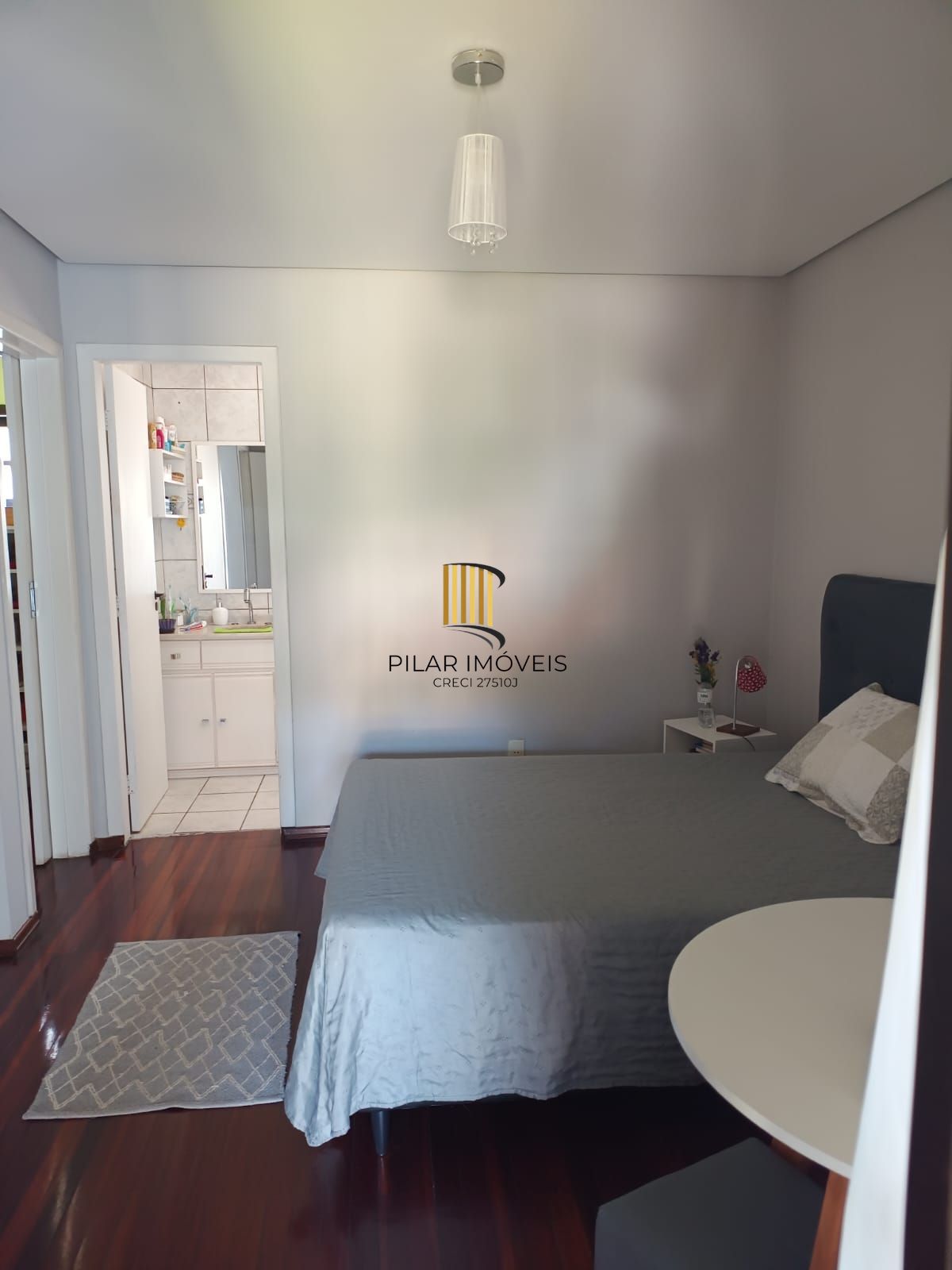 CASA COM PISCINA NA TRISTEZA