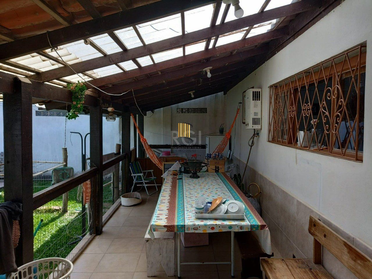 Casa 3 dormitórios, sendo 1 suites, 9 vagas - bairro Ponta Grossa Porto Alegre RS