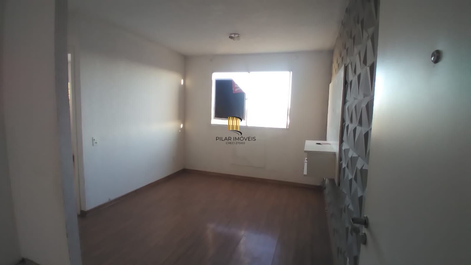 Apartamento com 02 quartos e 01 vaga no Bairro Sarandi