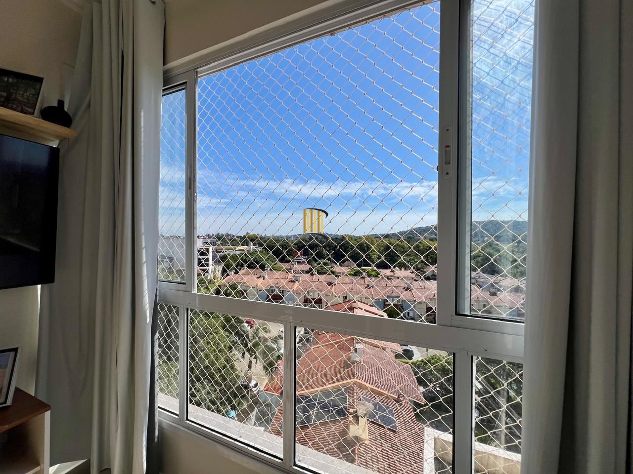 Apartamento no bairro Cavalhada 2 dormitórios , vaga coberta, portaria 24 horas.
