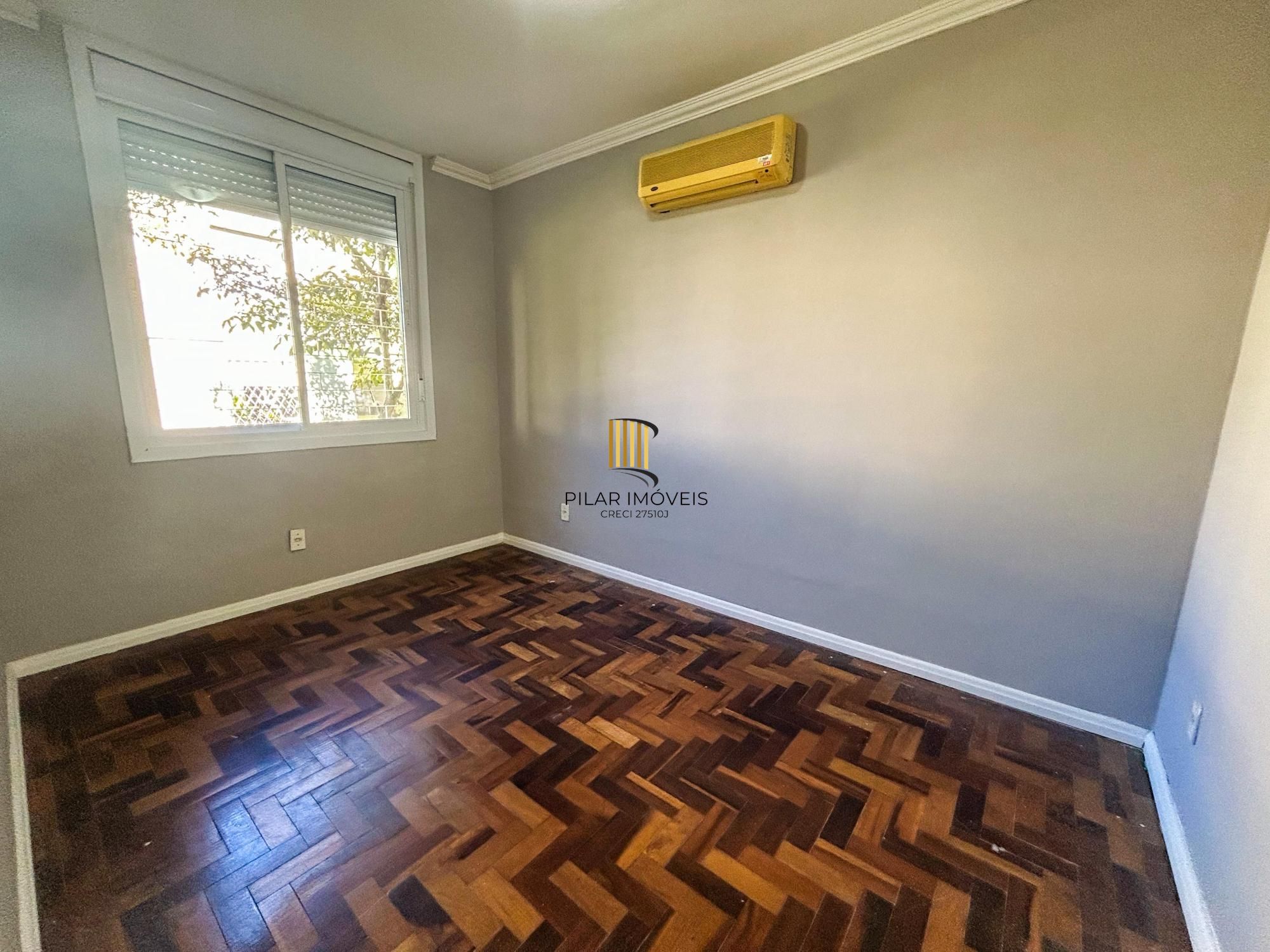 Ótimo apto 03 dormitórios, transformados em 2 dormitórios com living estendido no BAIRRO CRISTAL