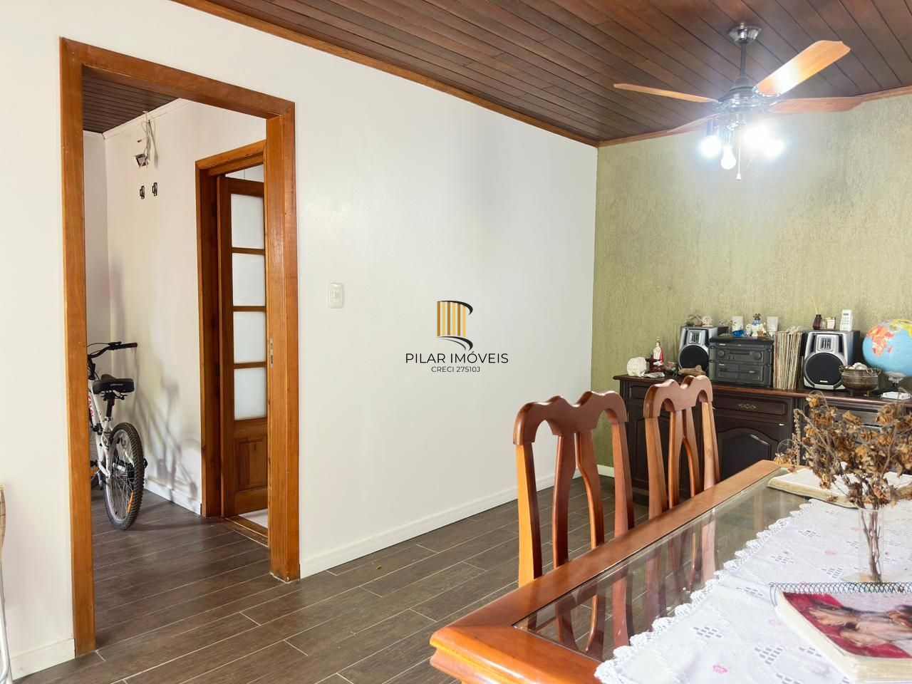 Casa de alvenaria toda reformada e mobiliada no bairro Lami