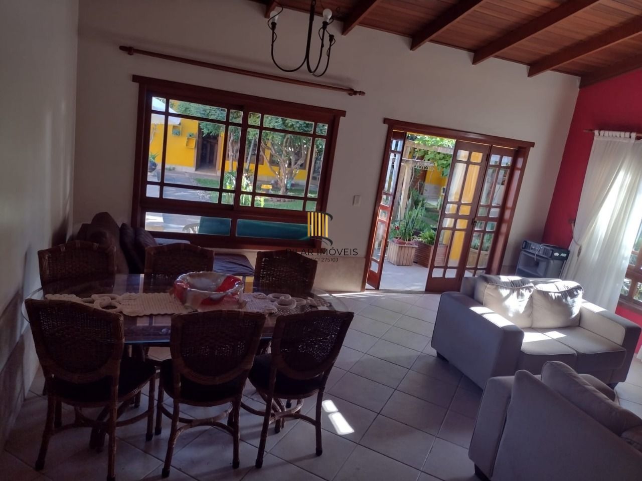Casa para Venda - 693.6m², 5 dormitórios, sendo 3 suites, 4 vagas - Hípica