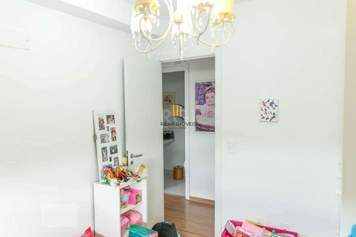 Apartamento com 3 quartos, 1 suíte, churrasqueira, 2 vagas de garagem, no bairro Cristal, Porto Alegre/RS