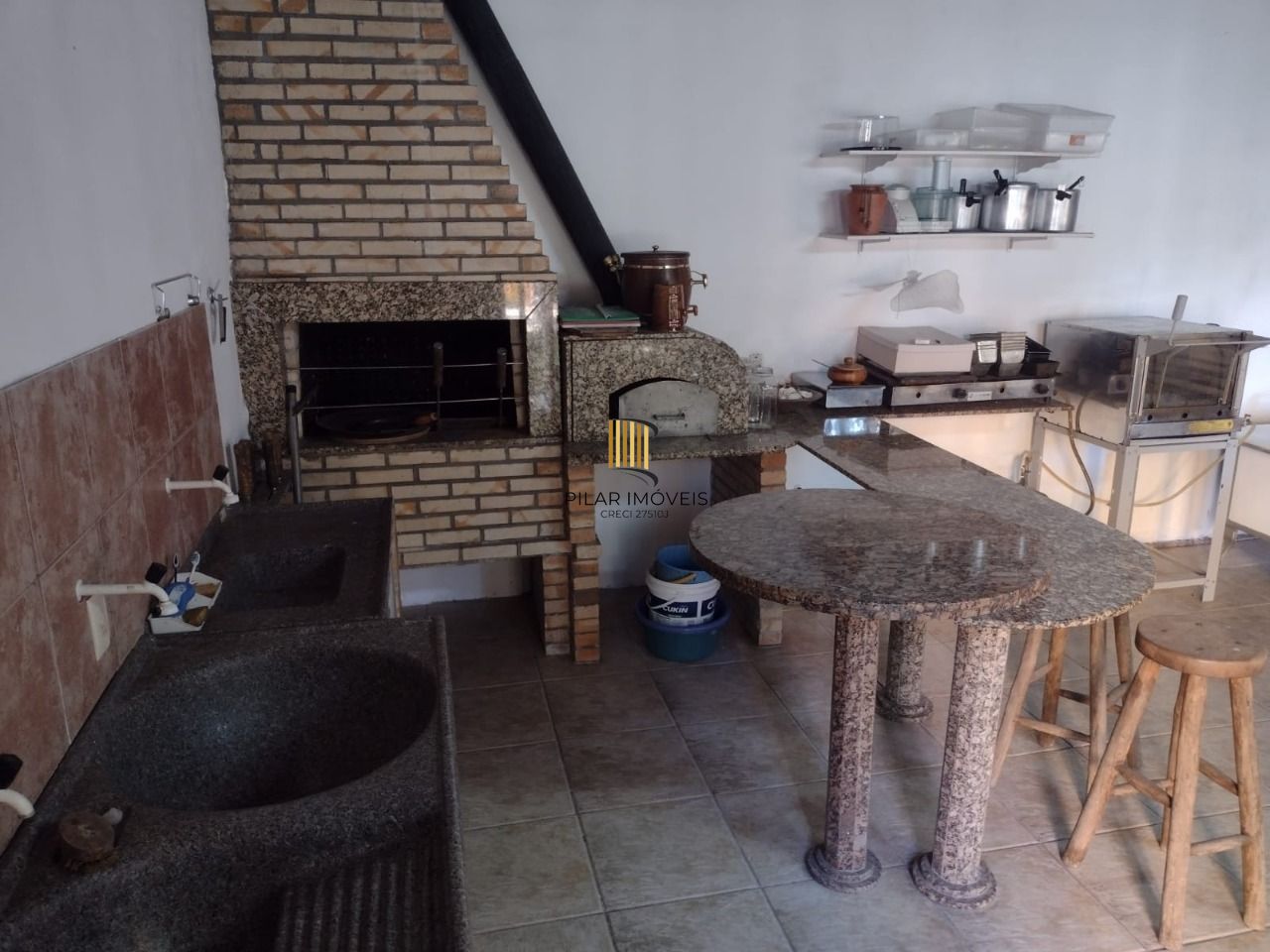 Casa para Venda - 693.6m², 5 dormitórios, sendo 3 suites, 4 vagas - Hípica
