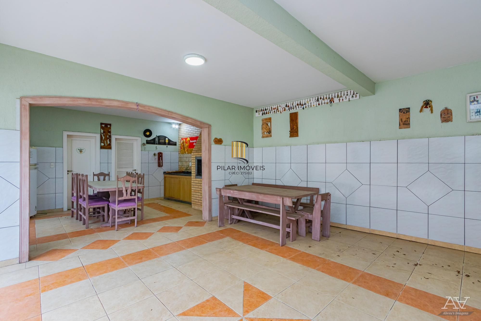 Linda Casa com 3 suítes no Santa Fé