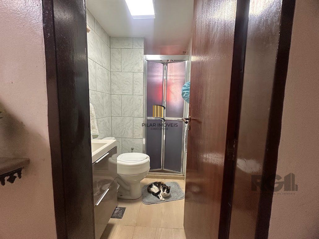 Apartamento a venda, dois dormitórios mobiliado no bairro Cristal.
