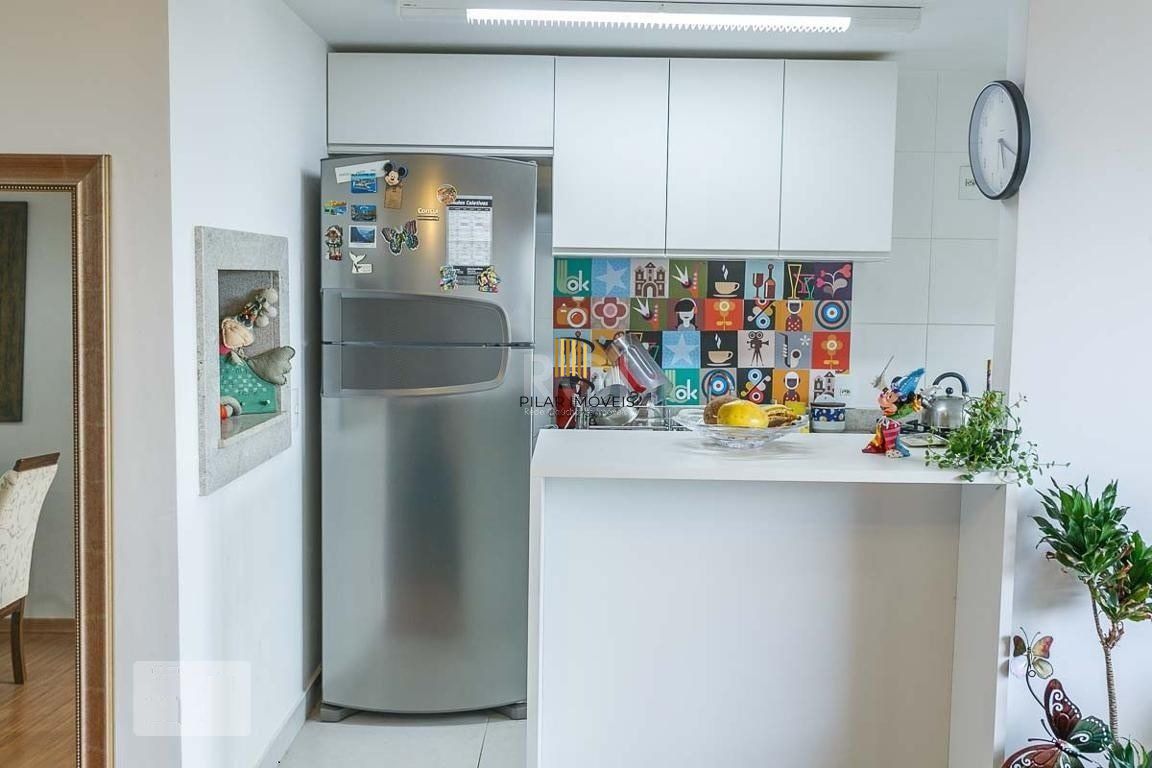 Apartamento com 3 quartos, 1 suíte, churrasqueira, 2 vagas de garagem, no bairro Cristal, Porto Alegre/RS