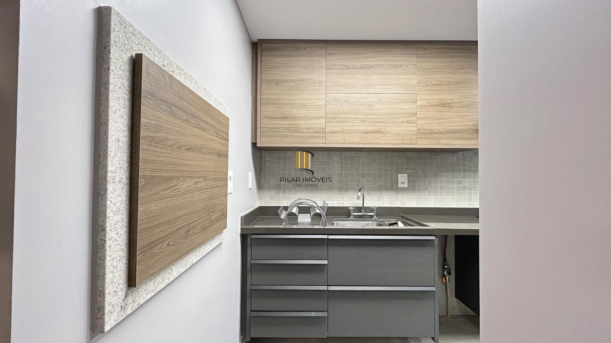 LINDO APARTAMENTO 3 DORMITÓRIOS NO MENINO DEUS