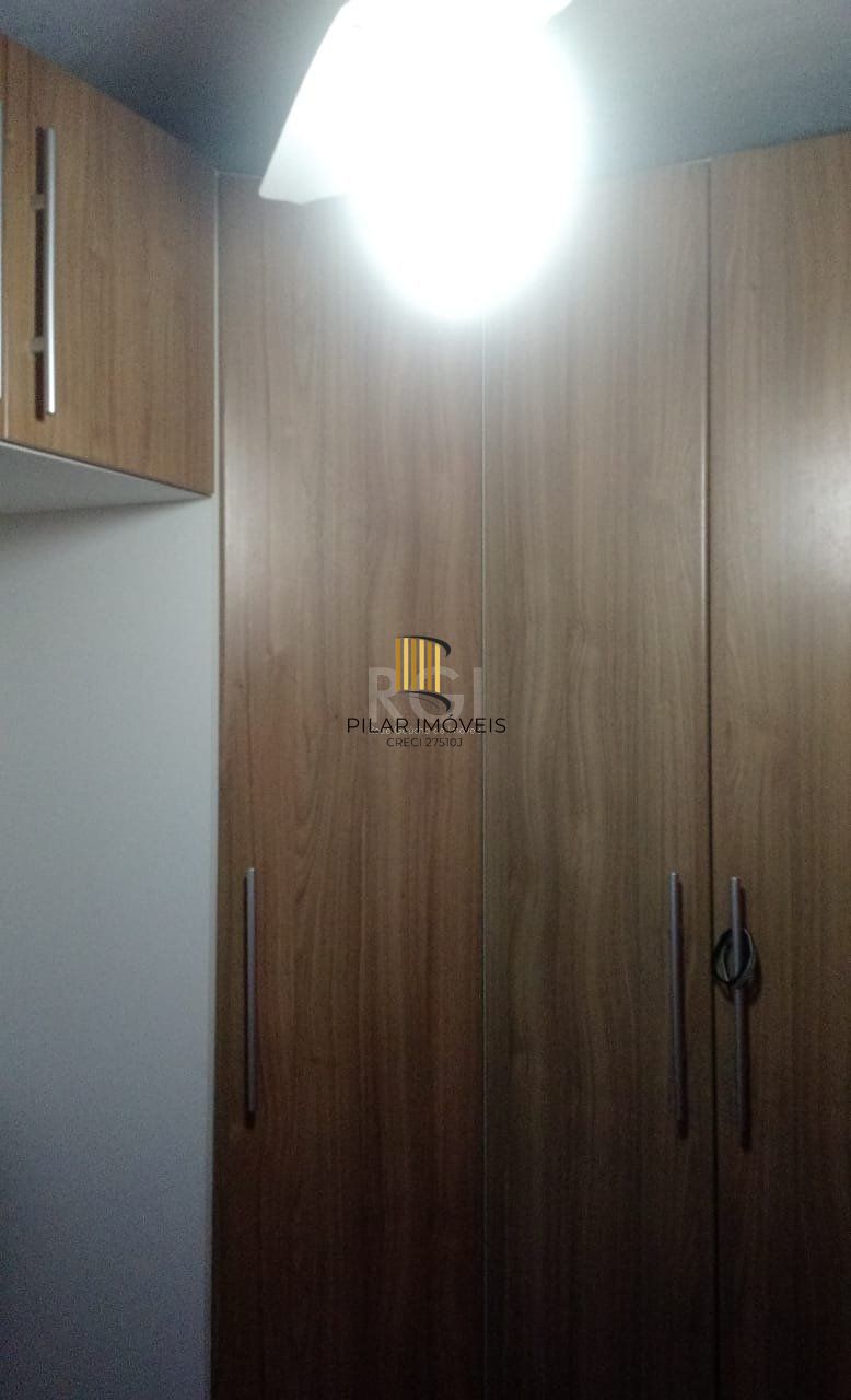 Apartamento para Venda - 40m², 2 dormitórios, 1 vaga - Lomba do Pinheiro