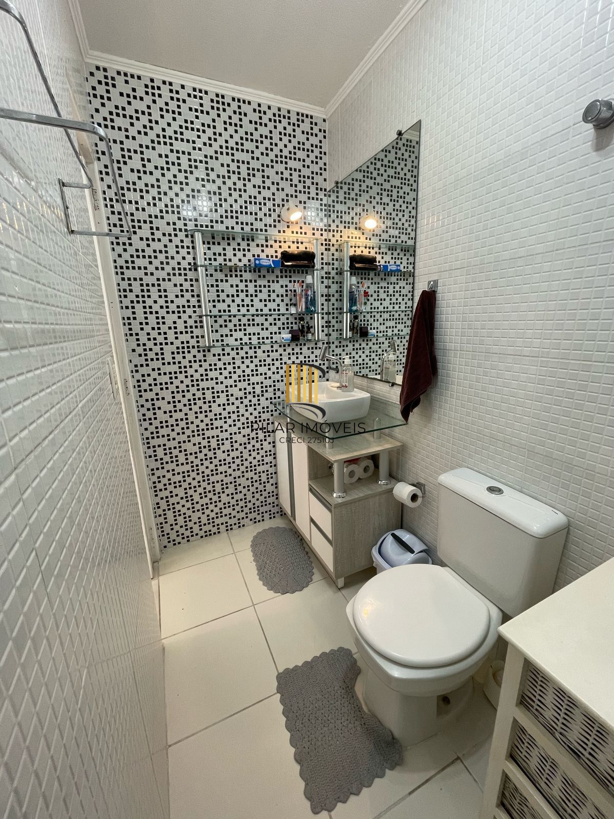 Apartamento com 02 quartos no Bairro Sarandi