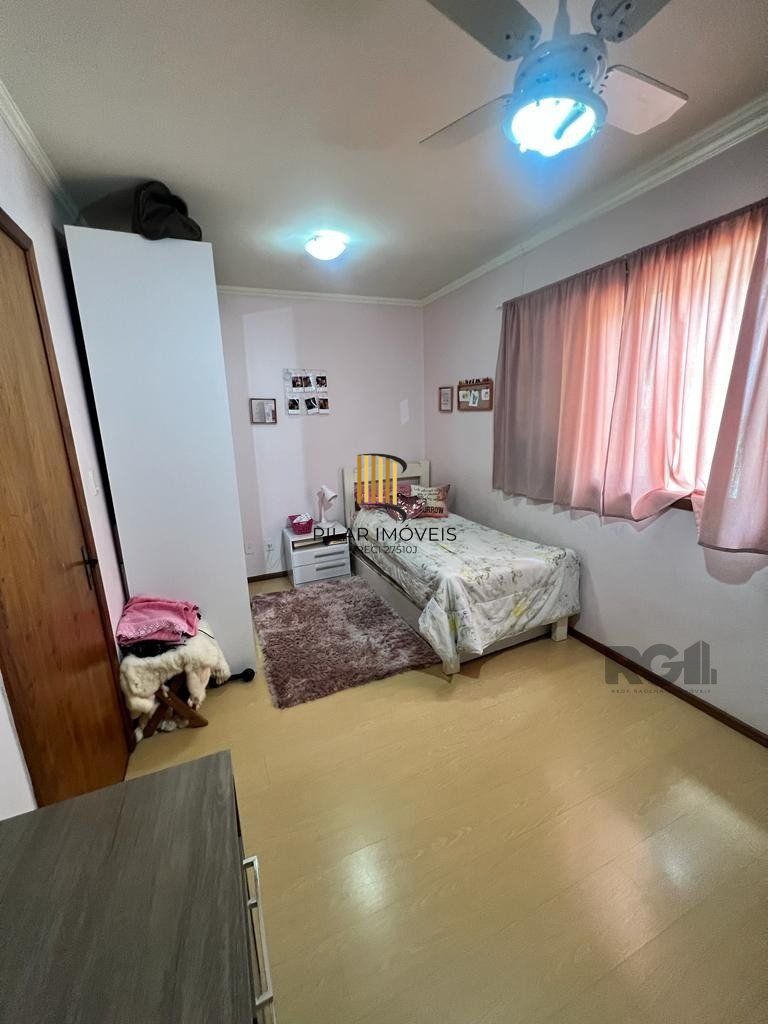 Casa com 3 dormitórios no bairro Morro Santana