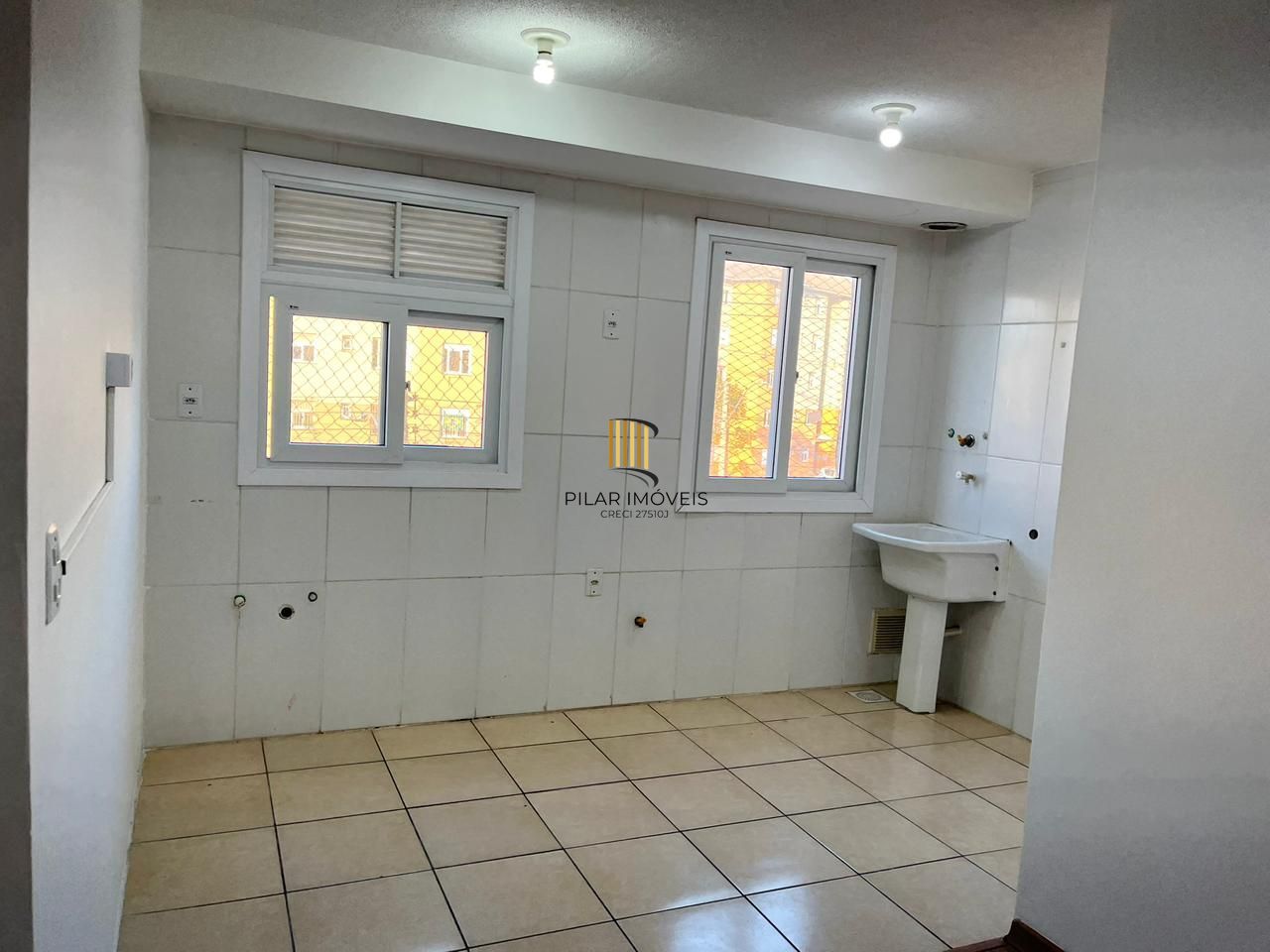 Apartamento com 02 quartos e 01 vaga no Bairro Restinga em Porto Alegre