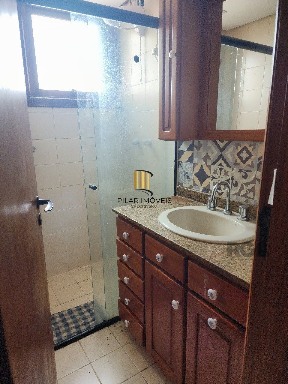 Apartamento com 01 quarto, 01 vaga escriturada coberta, Bairro Cidade Baixa
