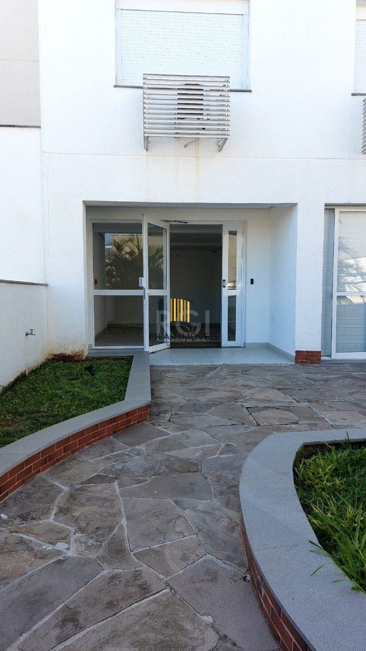 Apartamento de74,39m² de área privativa,  02 dormitórios,  1 suíte, 1 banheiro social e 1 vaga coberta.