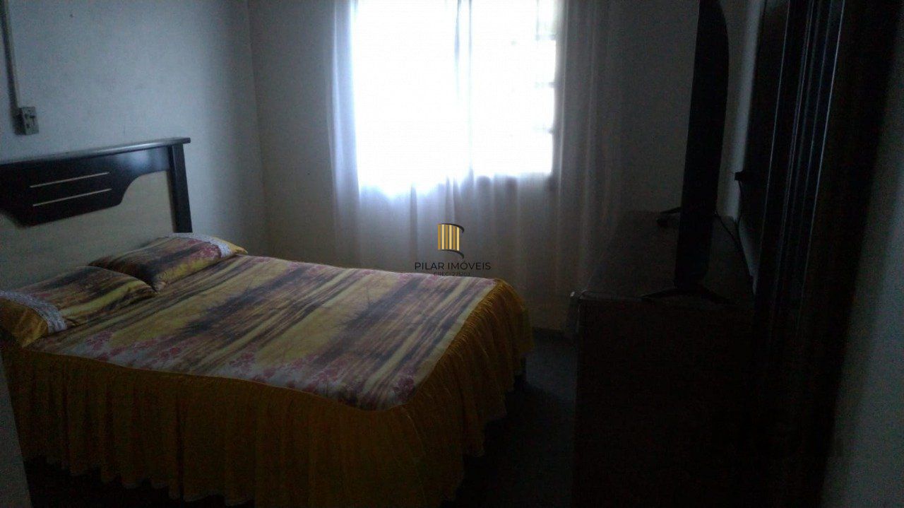 Casa de 2 dormitórios no bairro Belém Velho